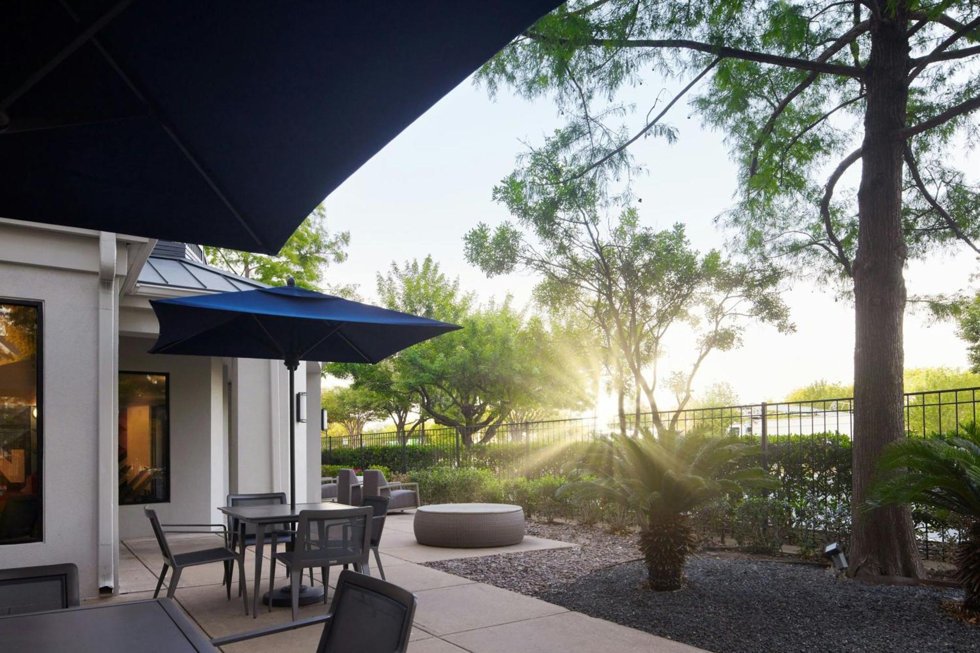 Courtyard Austin South Hotell Exteriör bild